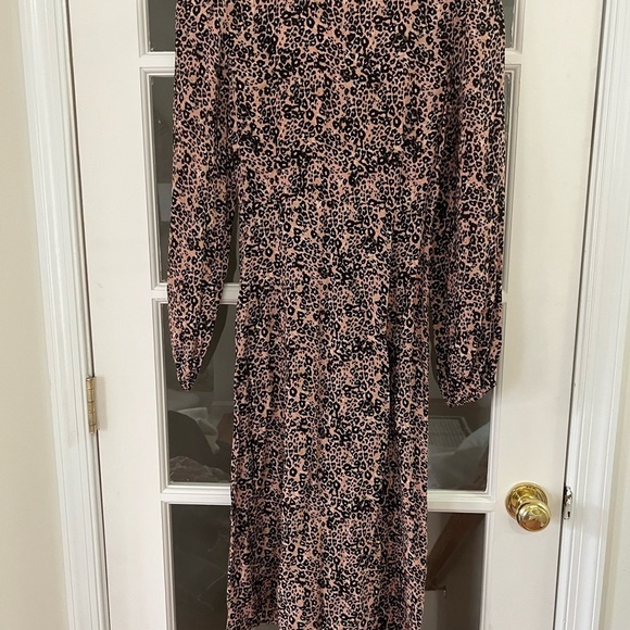 Aritzia - Wilfred New Gallery Dress - NWT - Size XS - Picture 2 of 10